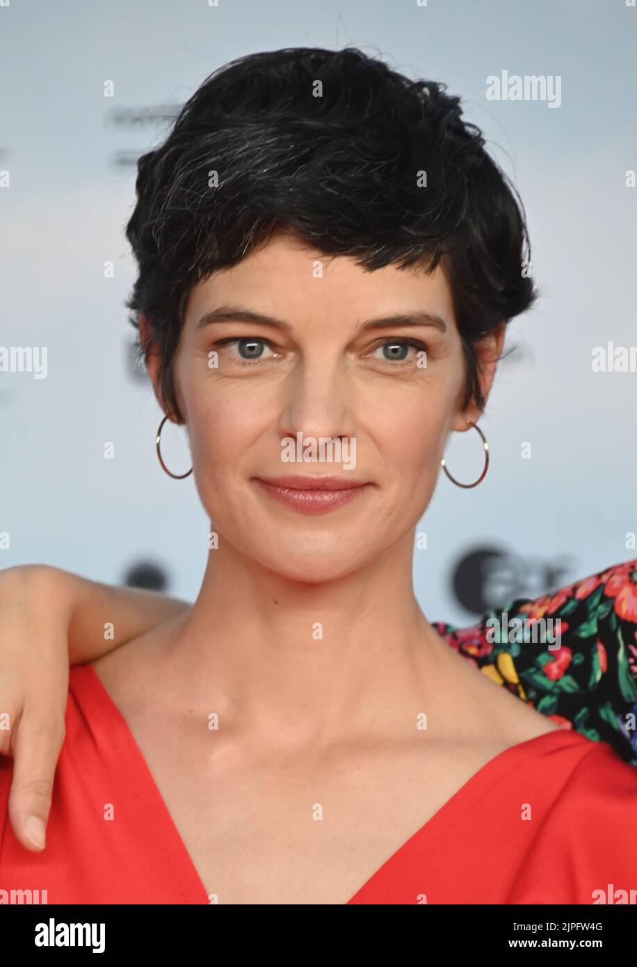 Cologne, Germany. 13th Aug, 2022. Actress Sarah Hostettler comes to the premiere of the children's film ' My Lotta life - everything Tschaka with alpaca ' which starts on 18.08.2022 in the cinemas Credit: Horst Galuschka/dpa/Alamy Live News Stock Photo