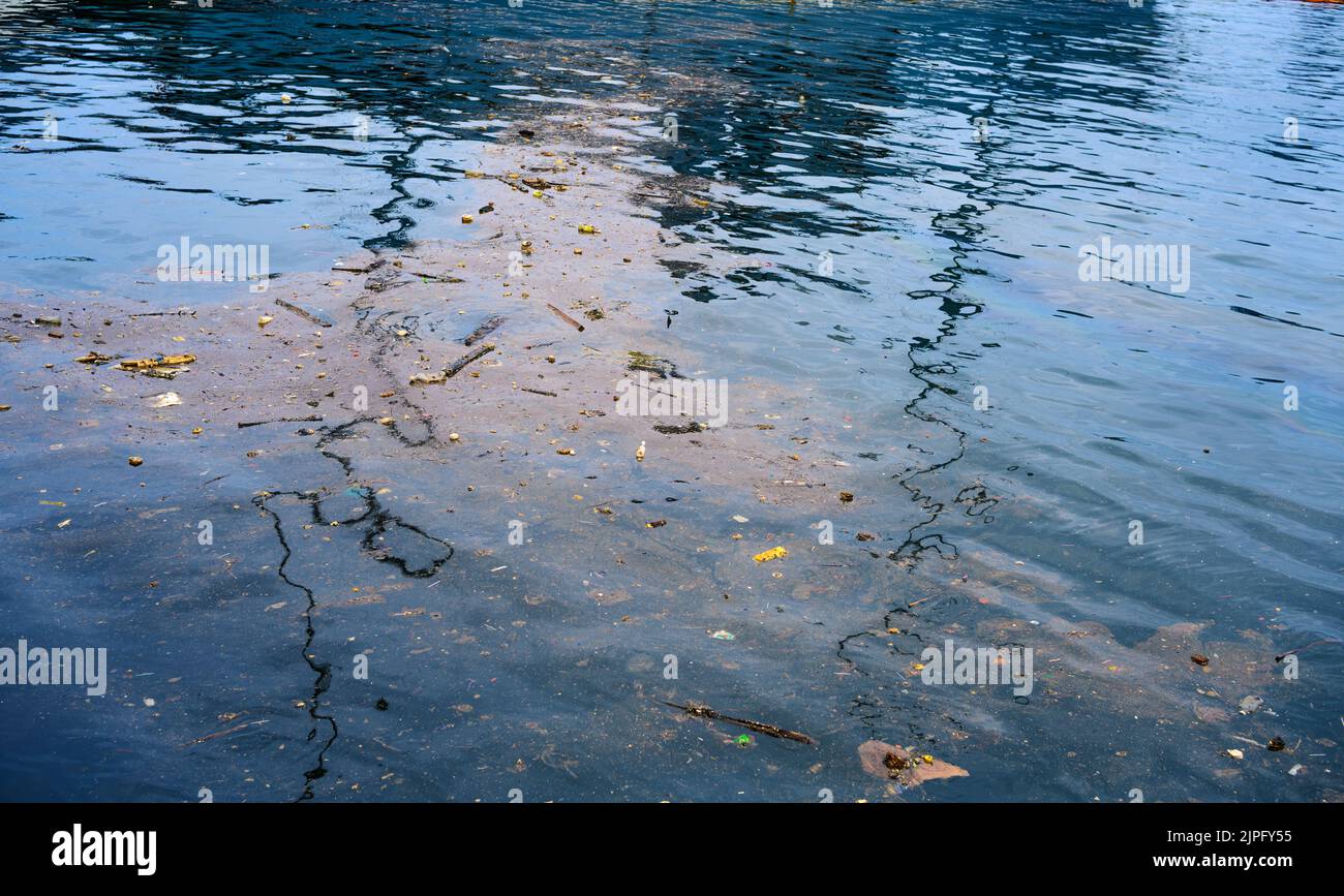 Oil spill on sea surface. Pollution in the water Stock Photo Alamy