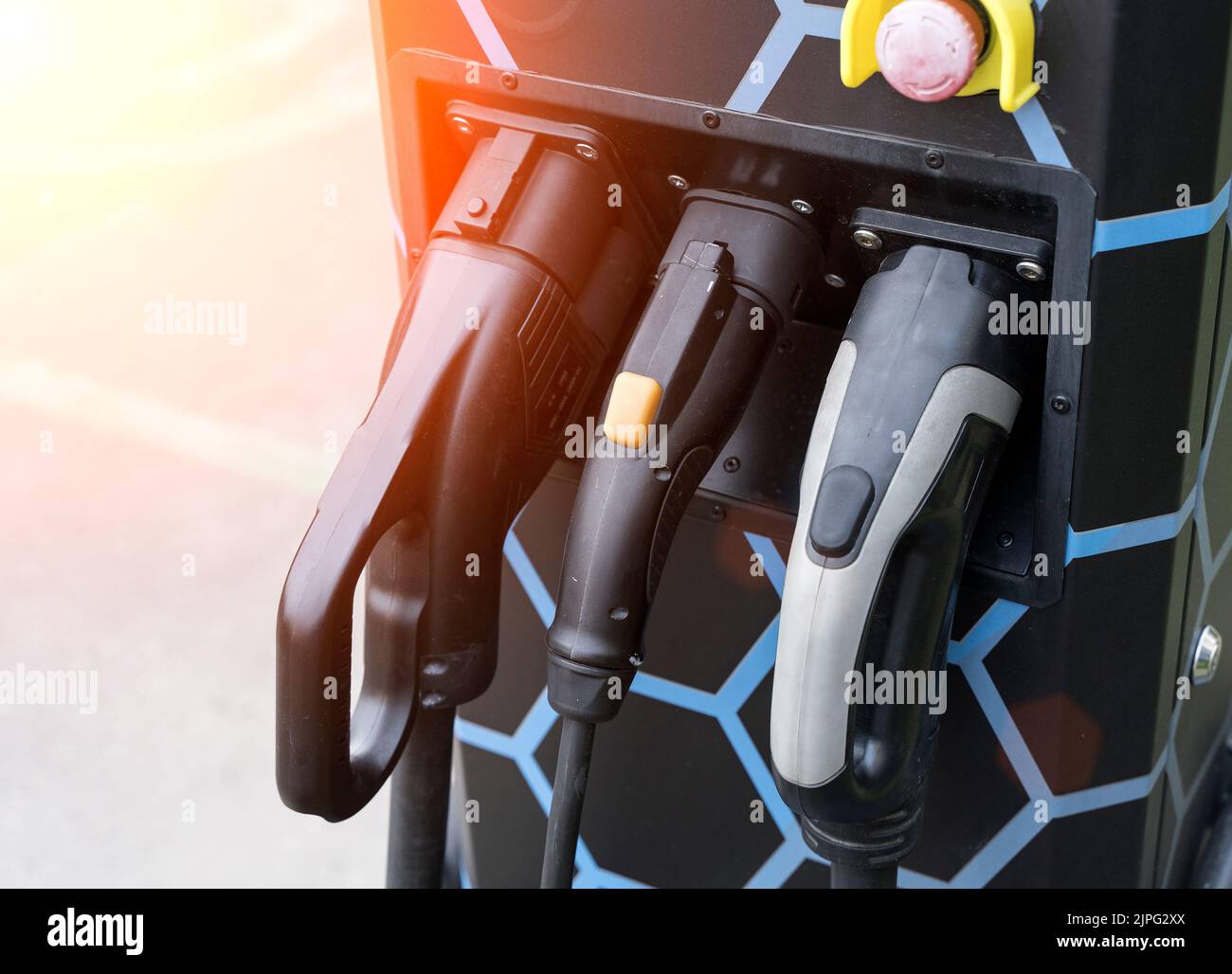 Charging station for electric cars. Types and connectors of ports for
