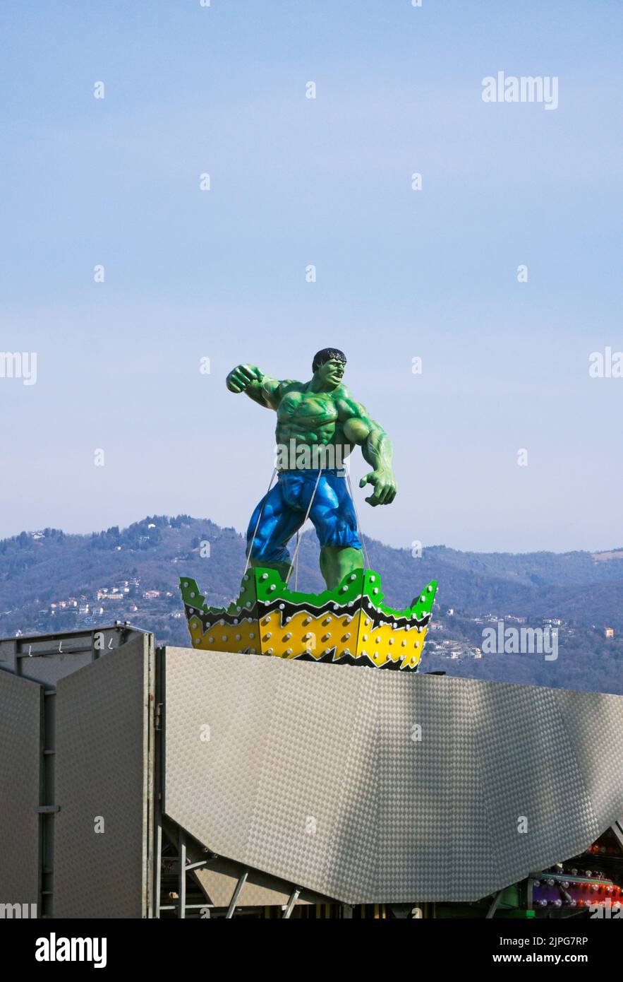 incredible hulk statue on top of a funfair ride Stock Photo Alamy