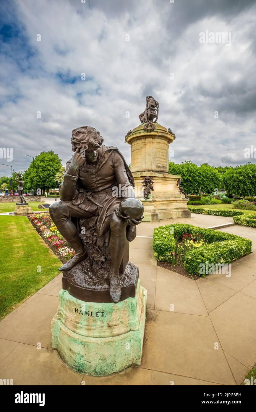 A statue of the character Hamlet and William Shakespeare on the apex of the Gower Monument, Bancroft Gardens, Stratford Upon Avon, England Stock Photo