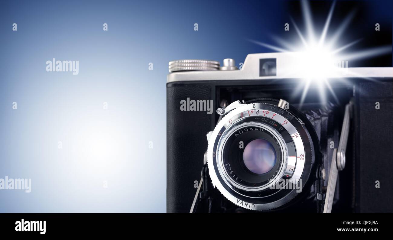Camera flash studio hi-res stock photography and images - Alamy