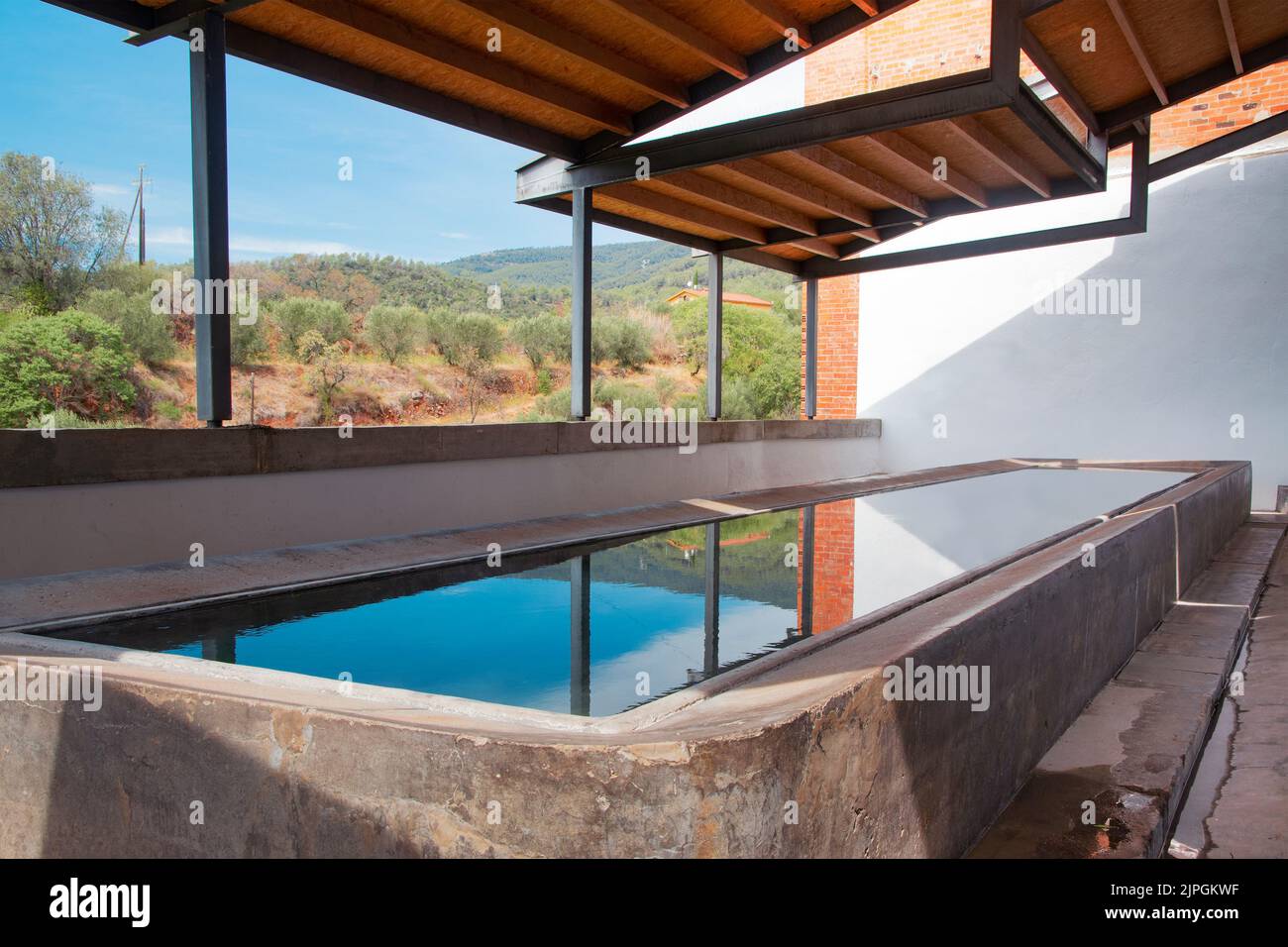 El poble que bull hires stock photography and images Alamy