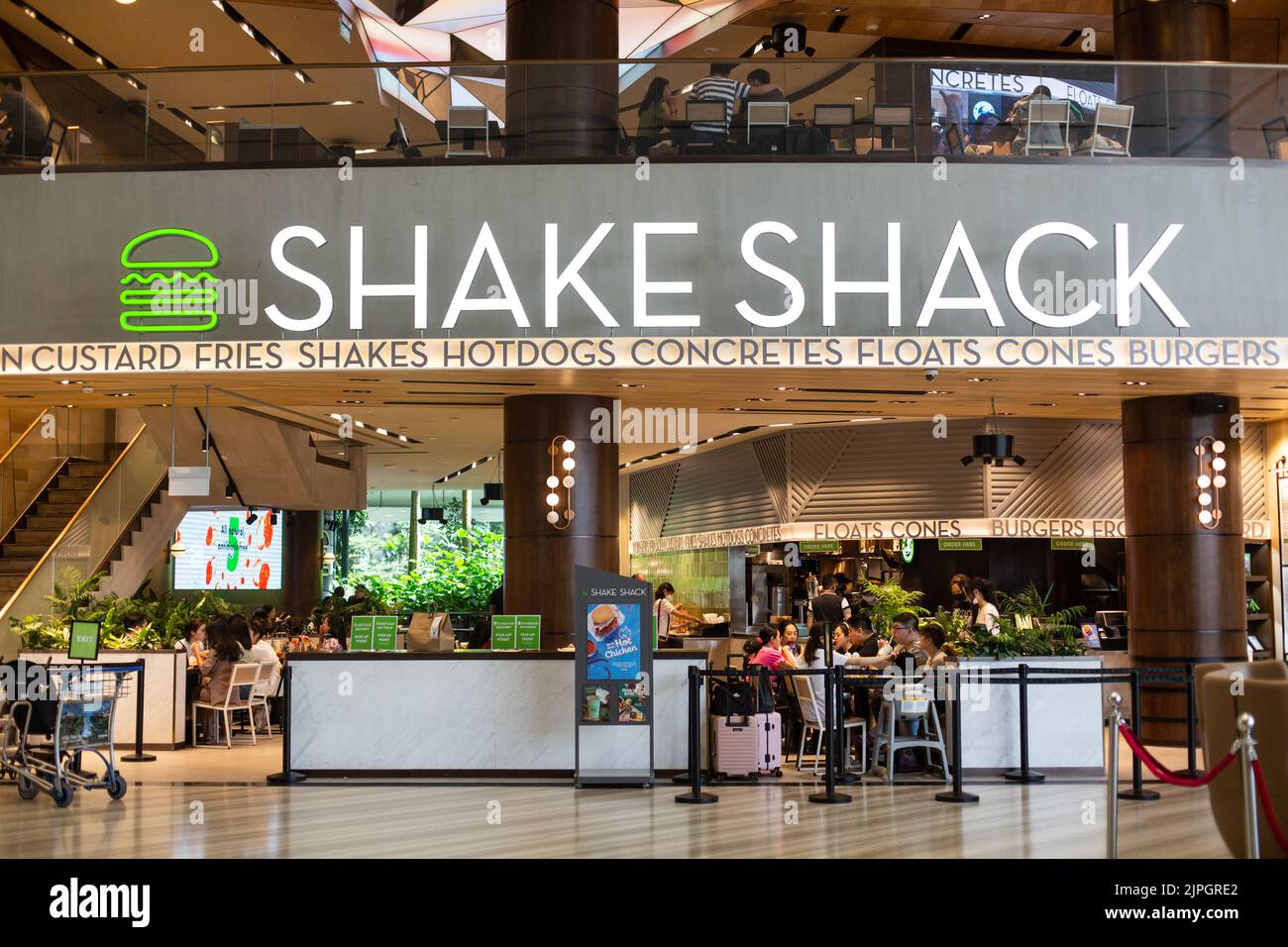 Shake Shack use 100% antibiotic, hormone-free proteins that are  vegetarian fed, source verified, and humanely raised and harvested in the USA. Stock Photo