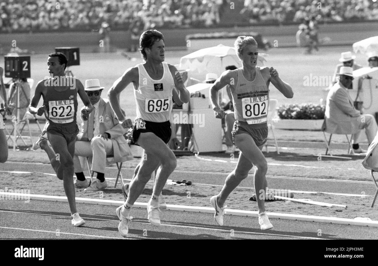 OLYMPIC SUMMER GAMES IN LOS ANGELES 1984MATS ERIXON Sweden 802 fight against John Walker new zealand 695 and Said Aouita Marocko 622 to qualified for final Stock Photo