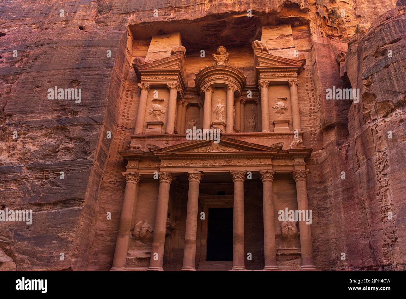 khazne al firaun, petra, mausoleum, jordan, khazne al-firauns, petras, mausoleums, jordans Stock Photo