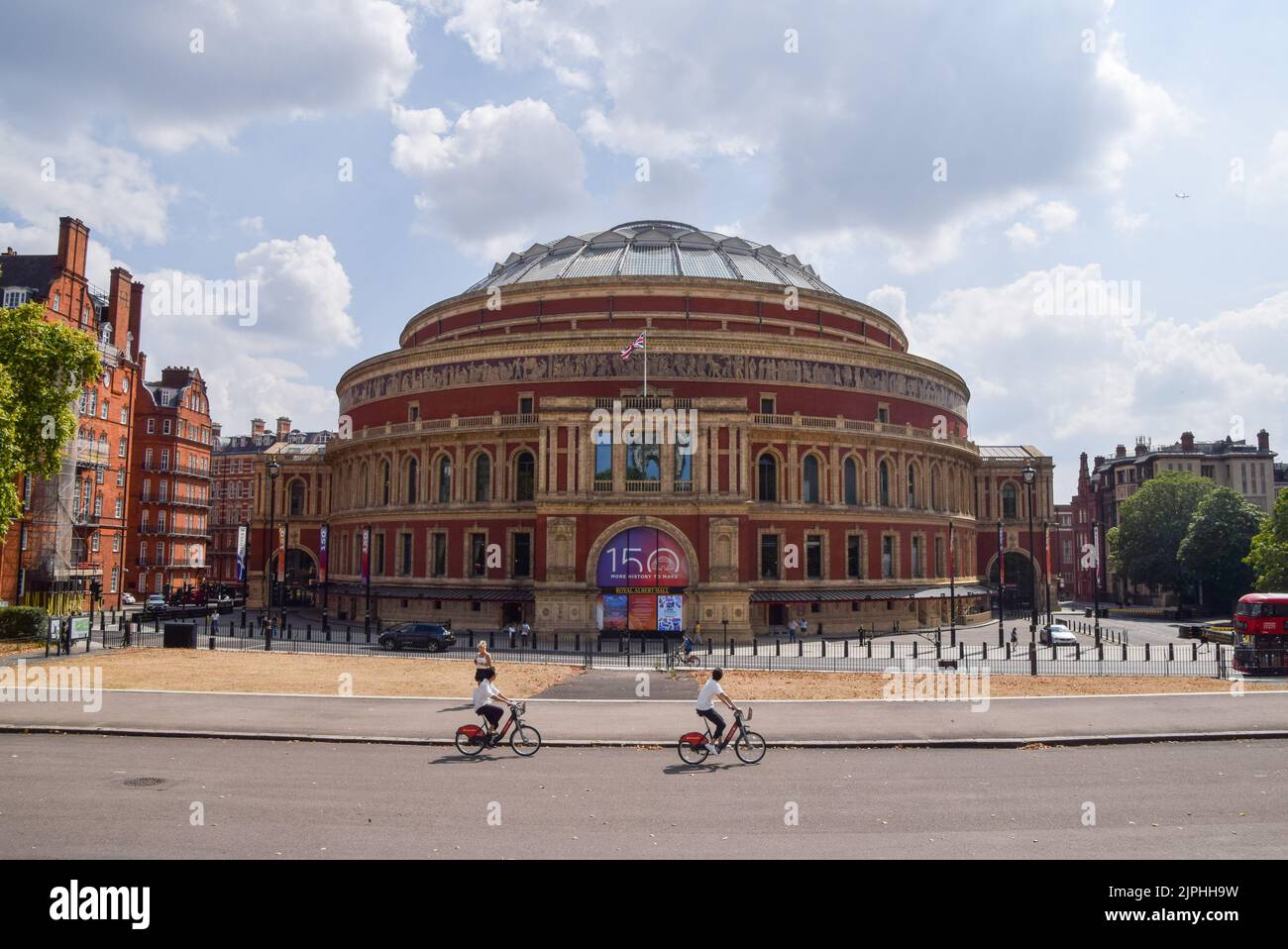 Queens hall live music 2022 hires stock photography and images Alamy