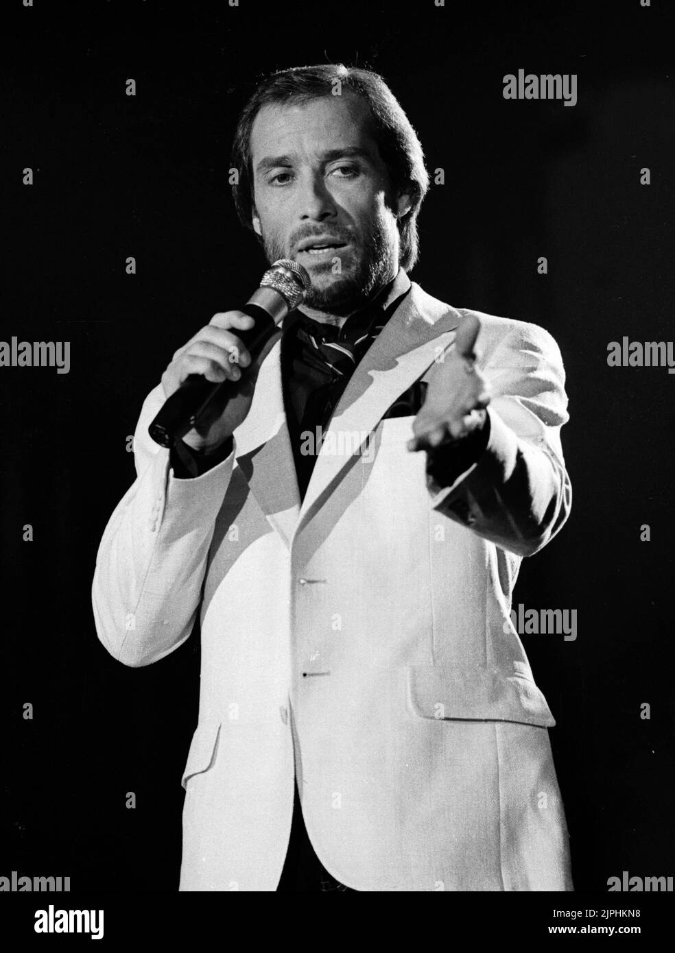 Lee Greenwood On Solid Gold 1983 Credit: Ron Wolfson / MediaPunch Stock ...