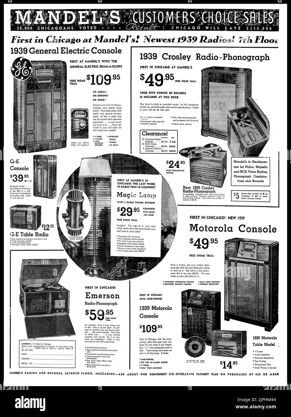 1939 USA Radio and Record players page advertisement, including General Electric Console,Crosley Phonograph, Emerson Radio Phonograph and Motorola Console. 1930s newspape Chicago Tribune page advertisement by Mandels in Chicago USA Stock Photo