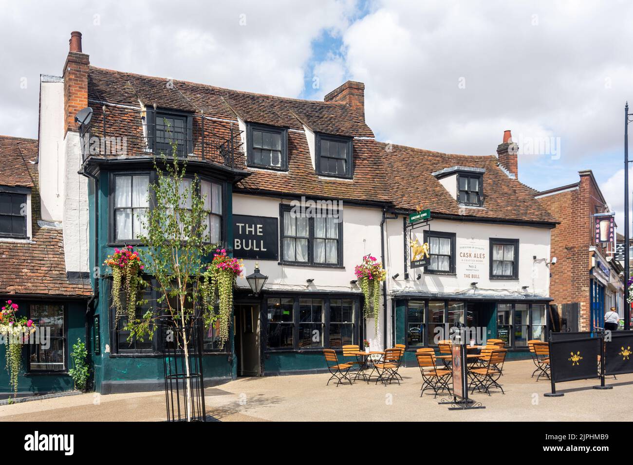 16th century The Bull Pub, Market Place, Braintree, Essex, England, United Kingdom Stock Photo
