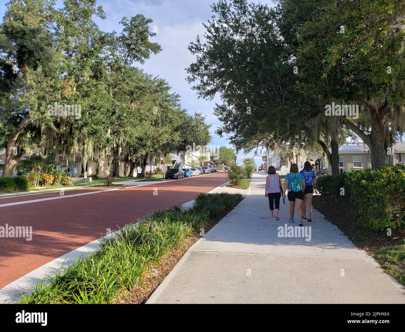 views-of-downtown-clermont-florida-in-summer-stock-photo-alamy