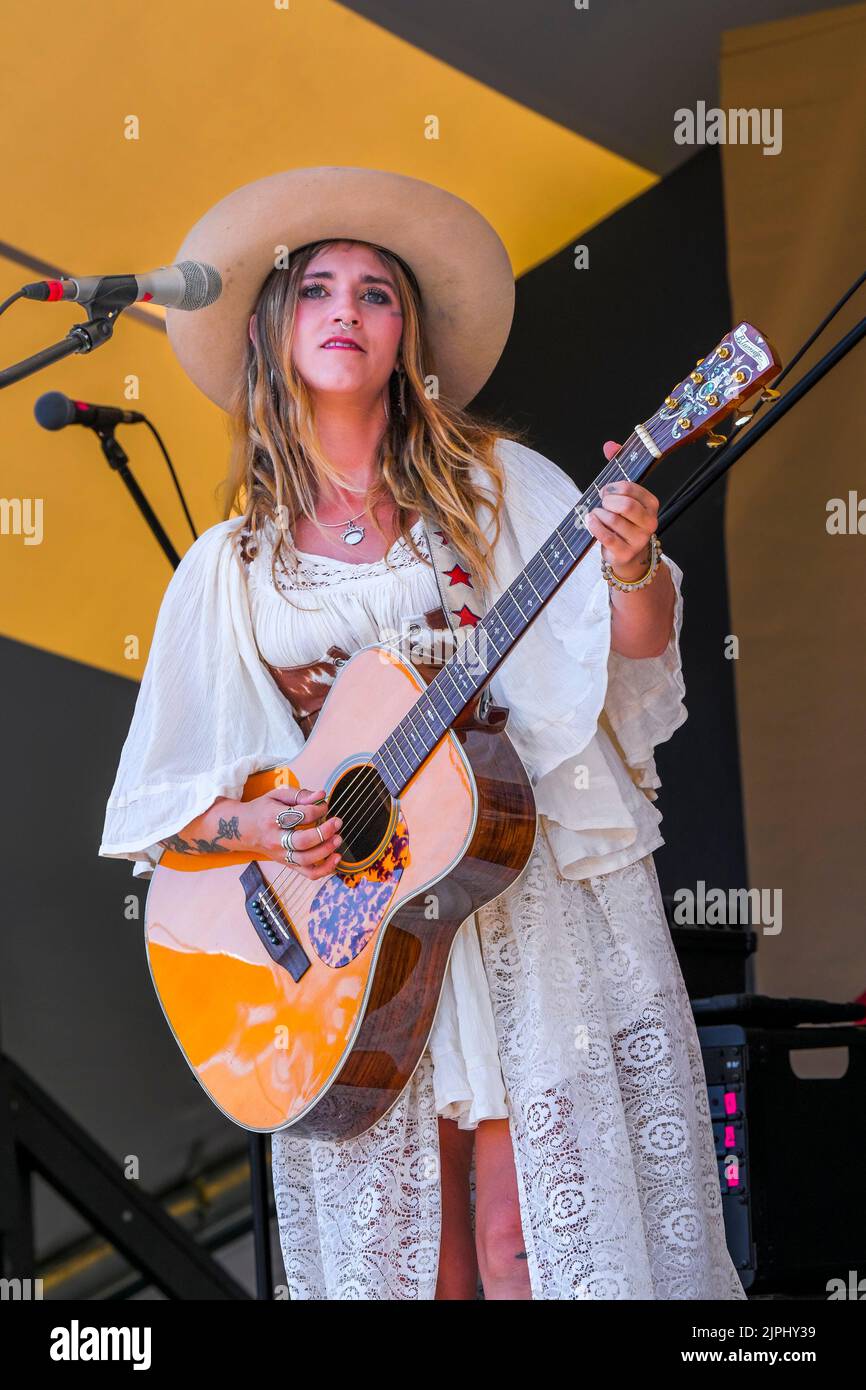 Sierra ferrell singer hires stock photography and images Alamy(01)