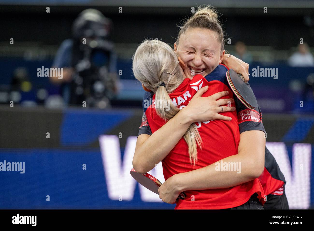 Munich, Germany. 18th Aug, 2022. Table Tennis: European Championship, Doubles, Women, Final, Samara/Dragoman (Romania) - Polcanova (Austria)/Sz·cs (Romania): Sofia Polcanova and Bernadette Szocs (r) in action. Credit: Kolbert-Press/Gamel/dpa/Alamy Live