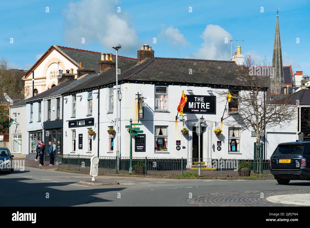 The Mitre Pub on Y Maes, Pwllheli, Gwynedd, North Wales. Image taken in April 2022. Stock Photo