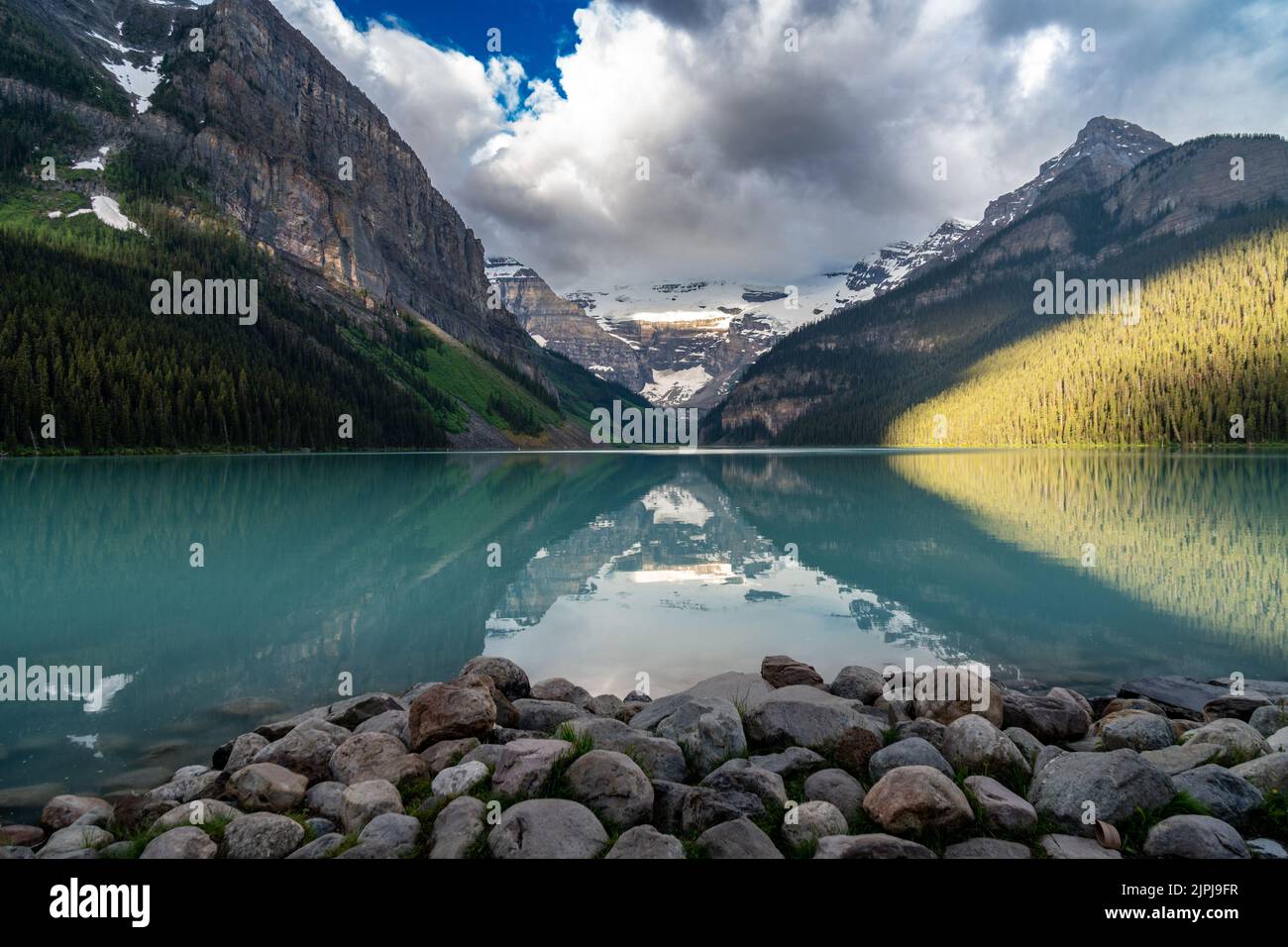 Sunrise at Lake Louise in Banff National Park Canada Stock Photo - Alamy