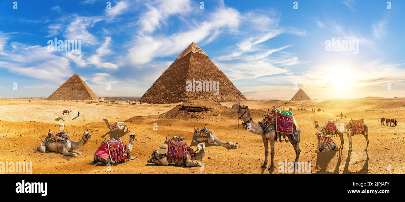 Giza Pyramid Of Cheops Cheops Khafre Khufu Gizas Stock Photo Alamy