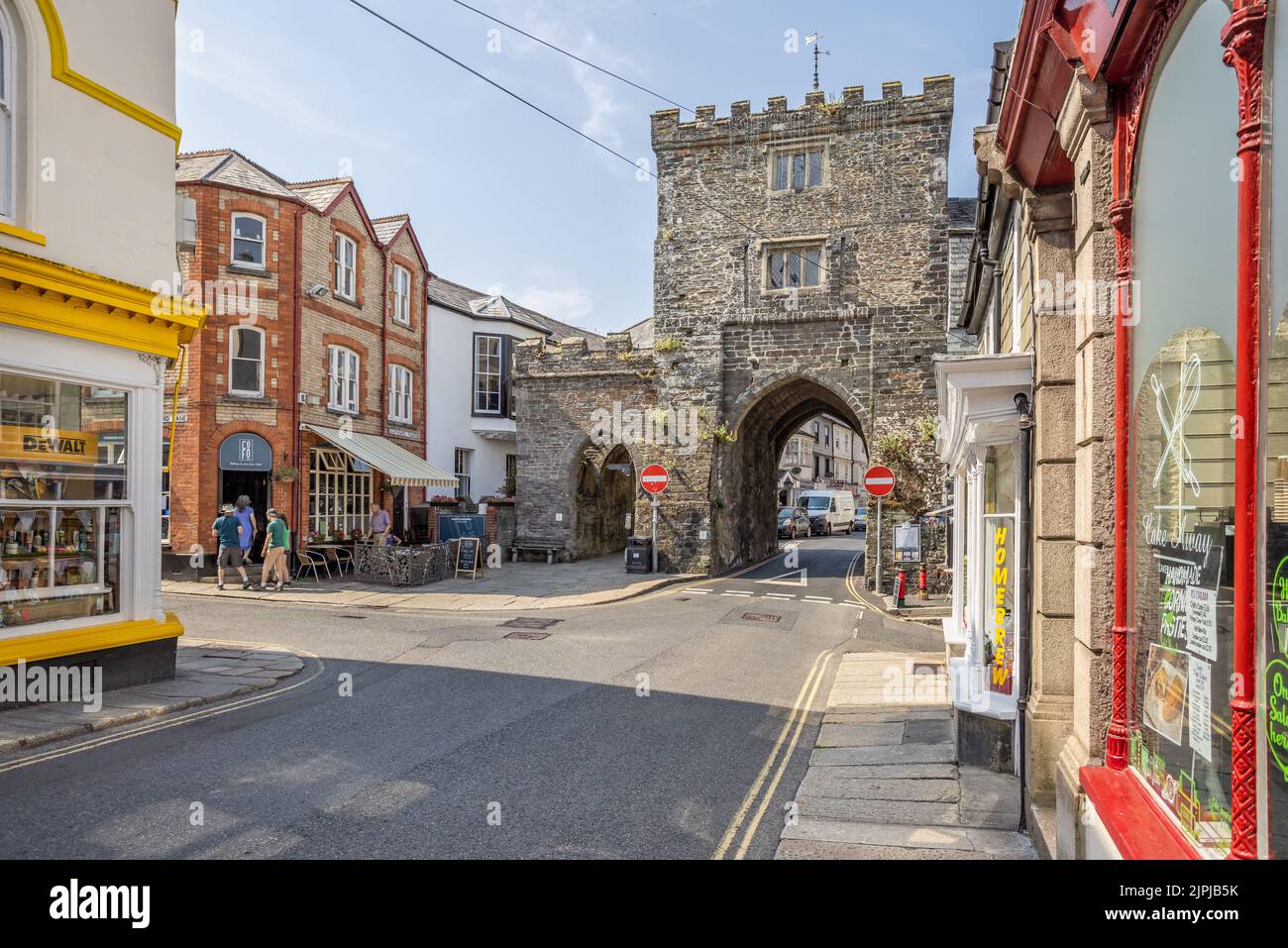 Memorial Arch celebrating Queen Victoria's Jubilee in Southgate Street, Launceston, Cornwall, UK on 13 August 2022 Stock Photo