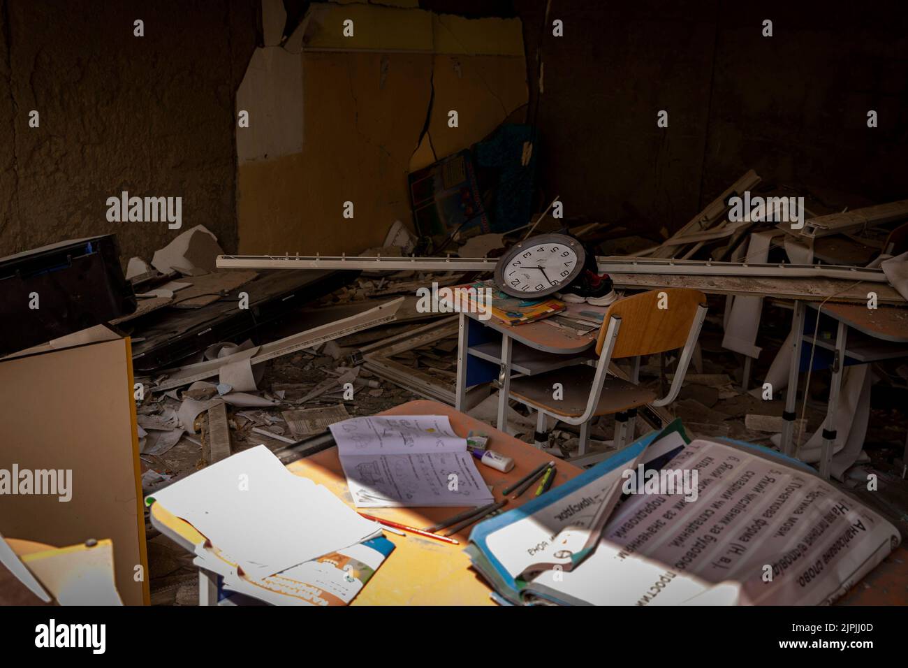 August 18, 2022, Mykolayivs'ka Oblast'', Ukraine: An interior view of a destroyed classroom at a school that was struck by a Russian airstrike in Mykolaiv Oblast. As Ukrainian officials have claimed partiality to recover their territory and launching a counter-offensive in the south axis of the country including Mykolaiv Oblast, the area has been under heavy fighting, and villages surrounding Mykolaiv city have been under heavy shelling from Russian forces. (Credit Image: © Alex Chan Tsz Yuk/SOPA Images via ZUMA Press Wire) Stock Photo