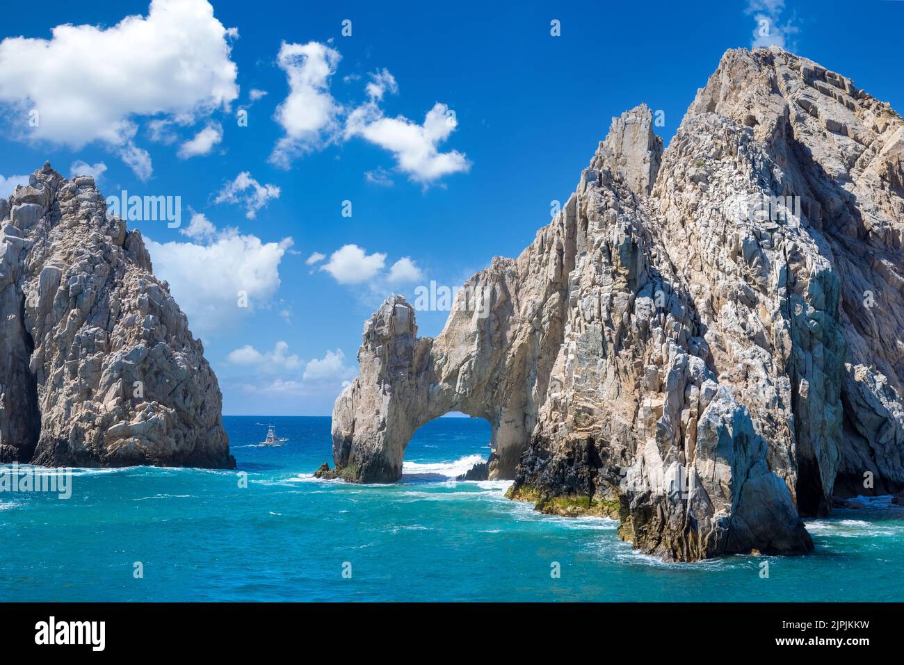 Mexico, Los Cabos, boat tours to tourist destination Arch of Cabo San
