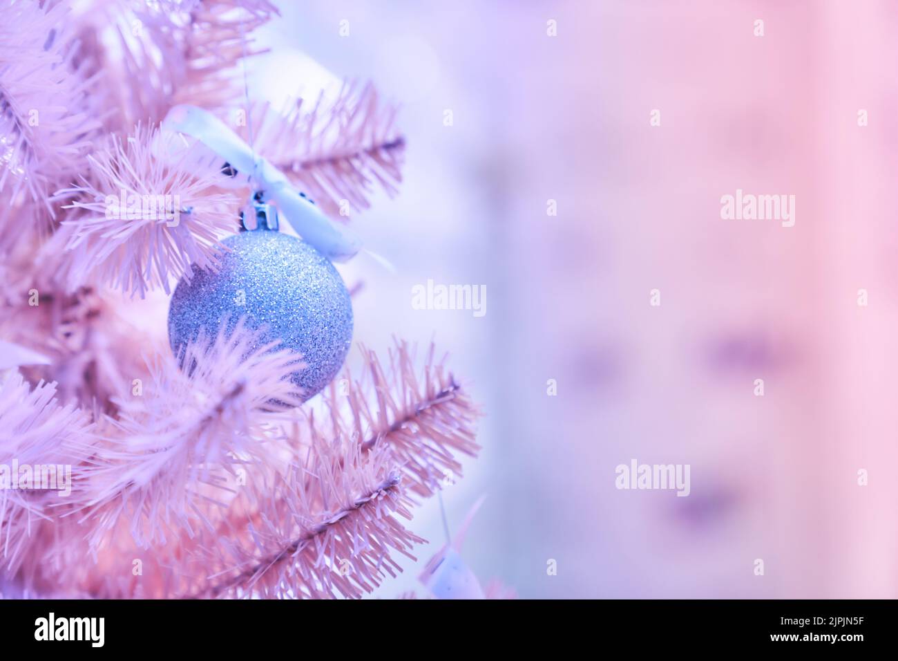 Pink christmas tree hi-res stock photography and images - Alamy