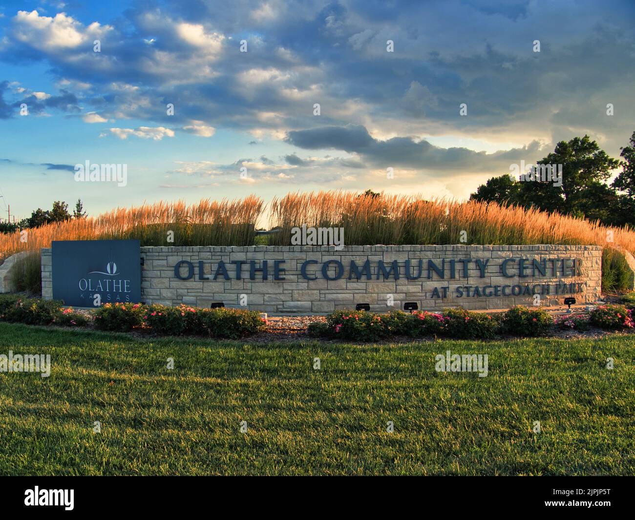 Olathe, Kansas - August, 18 2022 - Olathe Community Center sign at the corner of Kansas City Road and Ridgeview Stock Photo