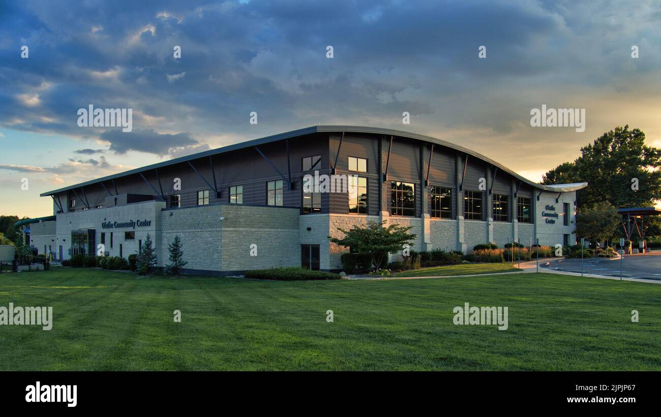 Olathe, Kansas - August, 18 2022 - Corner angle of the Community Center building. Modern efficient architecture Stock Photo