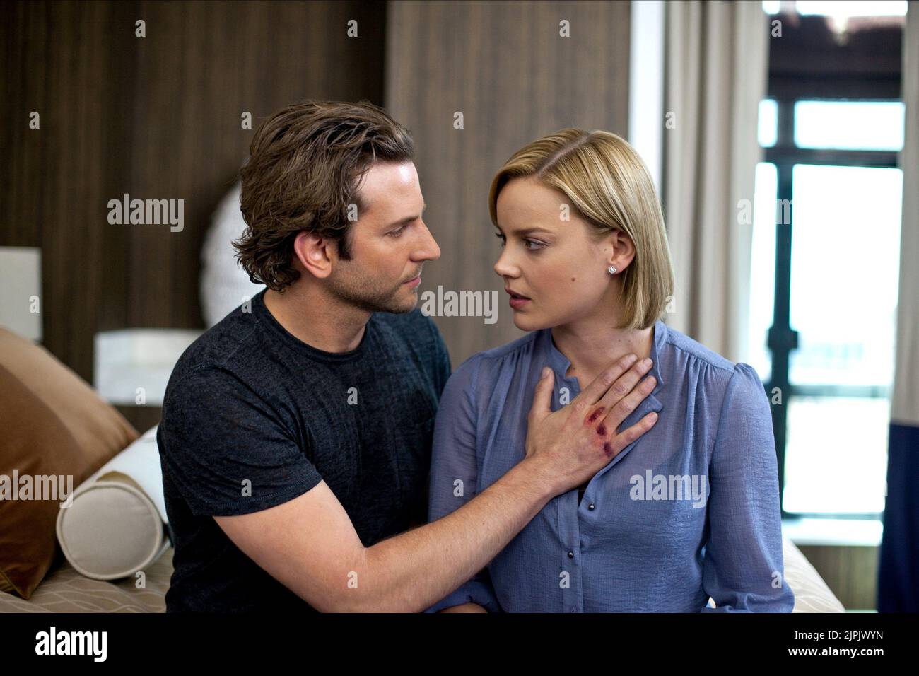 BRADLEY COOPER ABBIE CORNISH LIMITLESS 2011 Stock Photo Alamy