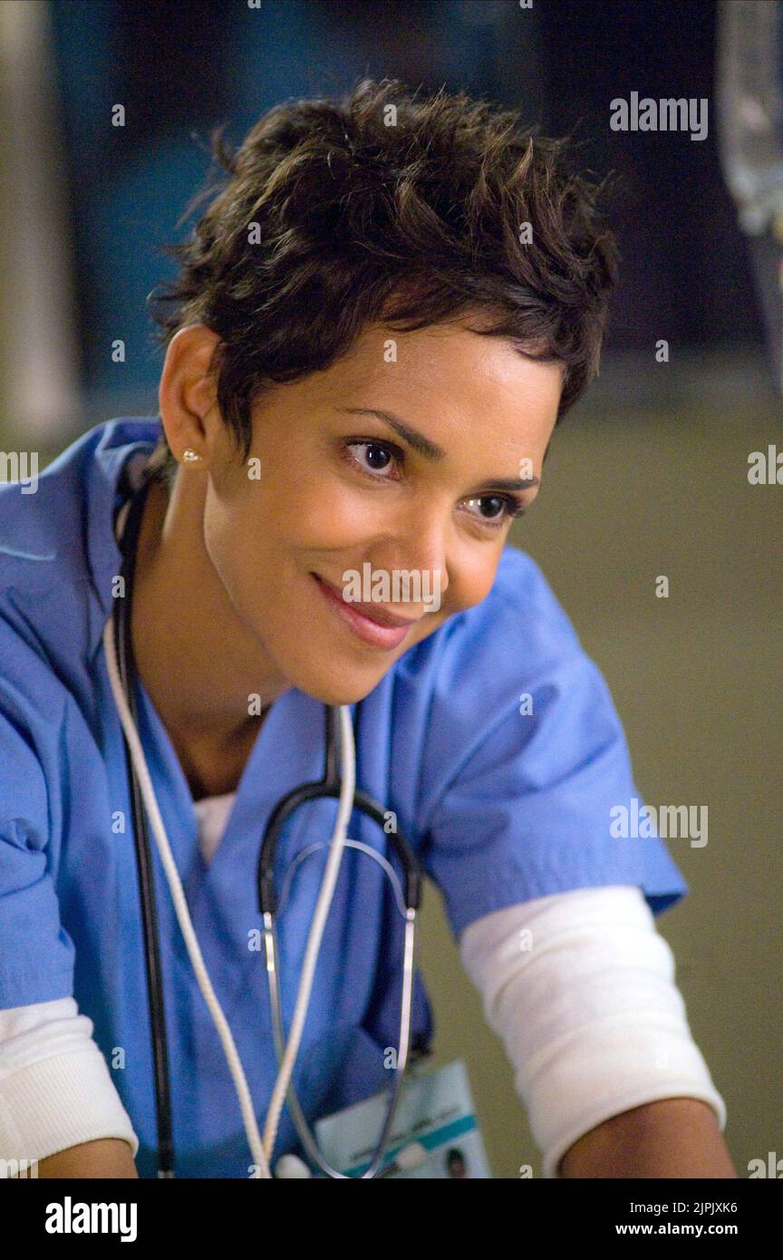 HALLE BERRY, NEW YEAR'S EVE, 2011 Stock Photo