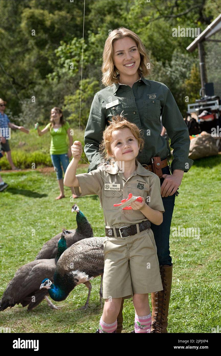 MAGGIE ELIZABETH JONES, SCARLETT JOHANSSON, WE BOUGHT A ZOO, 2011 Stock