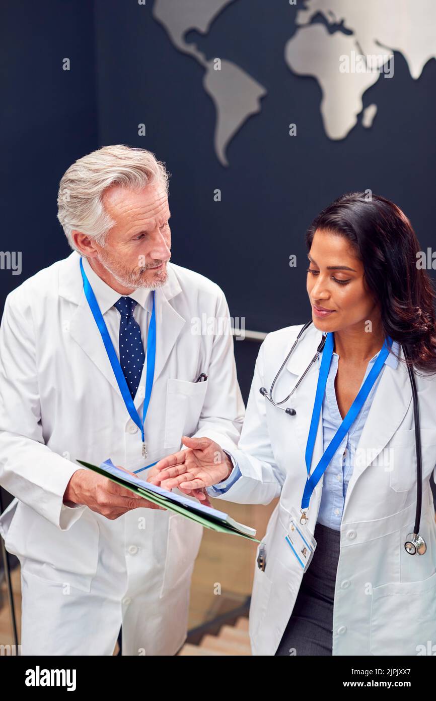 hospital, meeting, colleagues, doctor, medical record, clinic