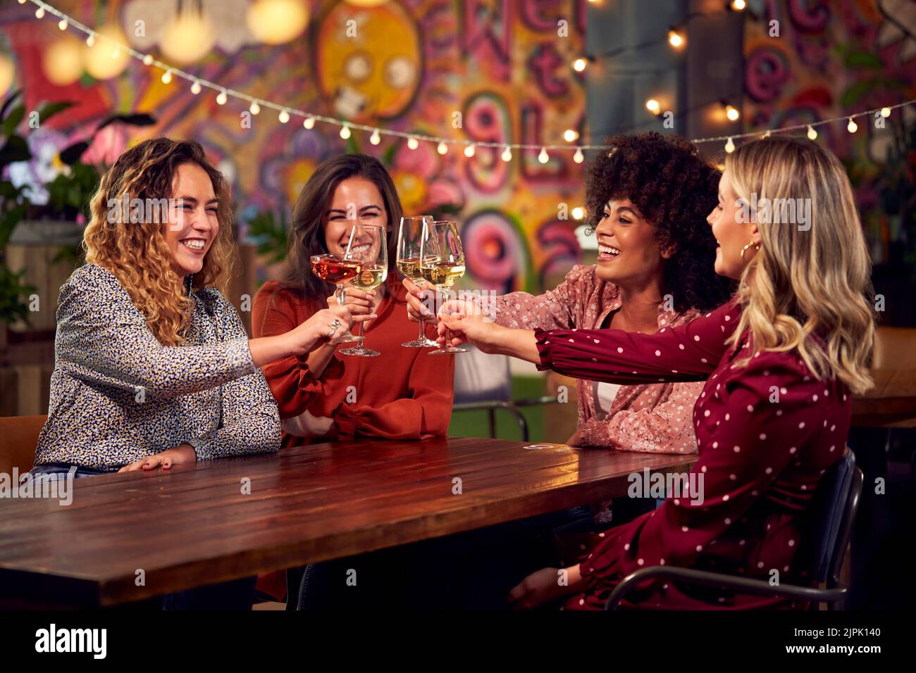 nightlife, friends, toast, cheers, nightlifes, parties, party, party