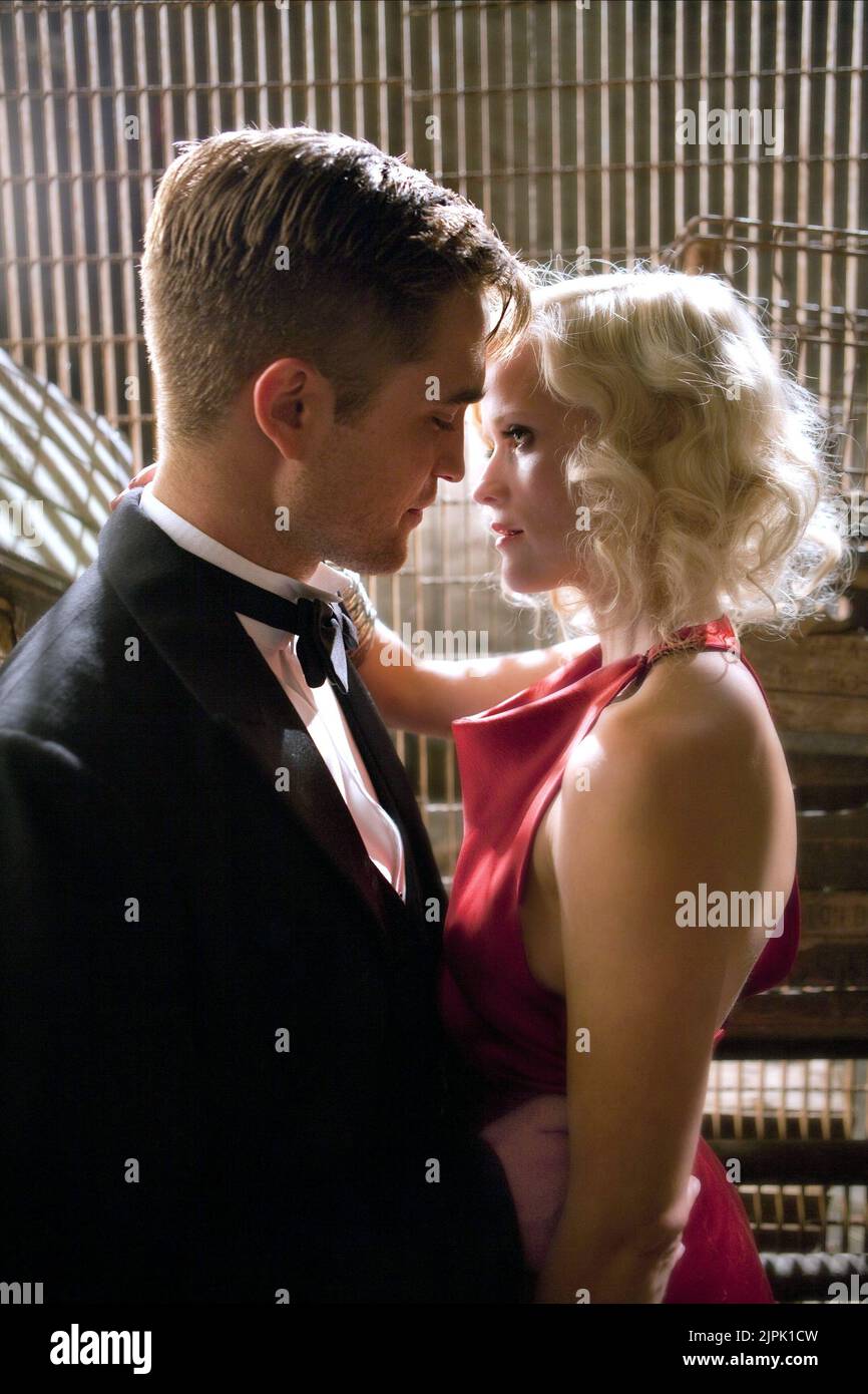 ROBERT PATTINSON, REESE WITHERSPOON, WATER FOR ELEPHANTS, 2011 Stock Photo