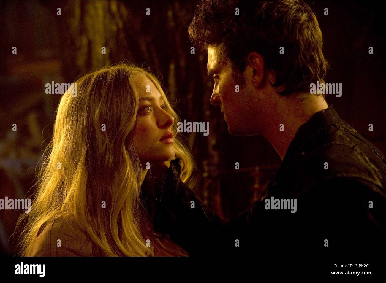 Little Red Riding Hood Amanda Seyfried Lyrics Amanda Seyfried Wallpaper Red Riding Hood