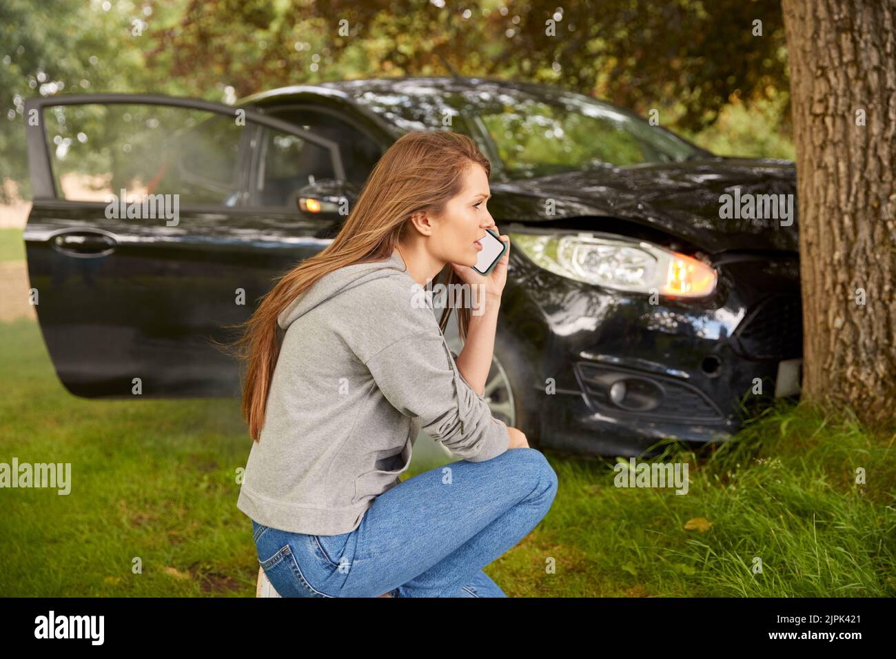 on the phone, accident, car body damage, register, on the phones