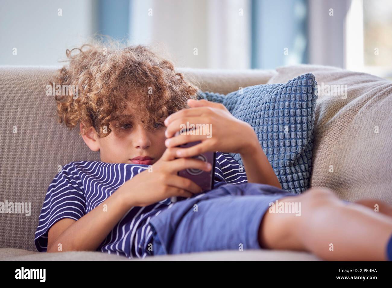 boy, home, playing, smart phone, boys, homes, play, smart phones ...