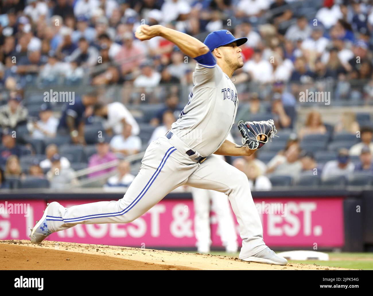 Jose berrios toronto blue jays hi-res stock photography and images