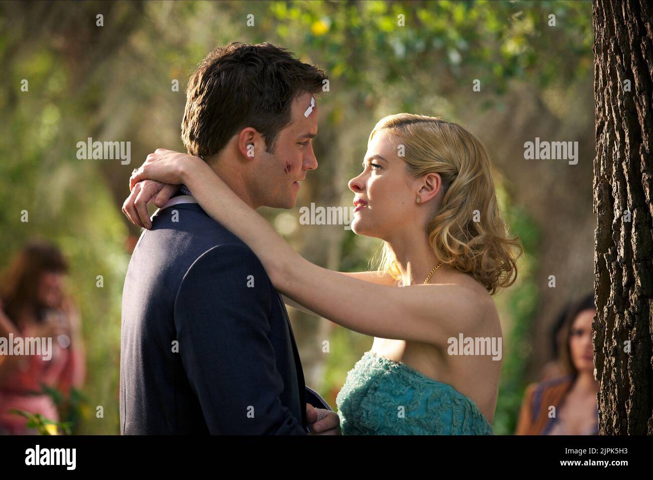 Scott porter hi-res stock photography and images - Page 3 - Alamy, image size:1300x956