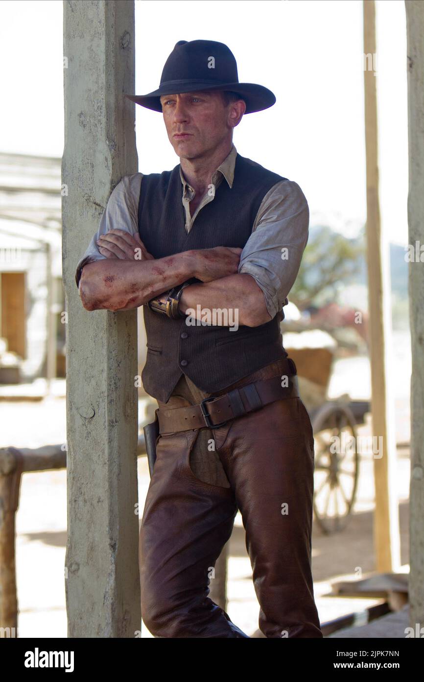 DANIEL CRAIG, COWBOYS and ALIENS, 2011 Stock Photo Alamy