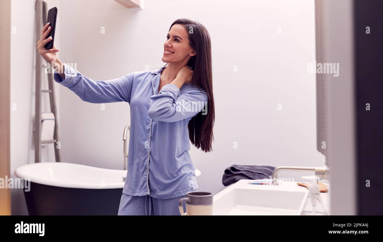 Selfie mirror bathroom hi-res stock photography and images - Alamy
