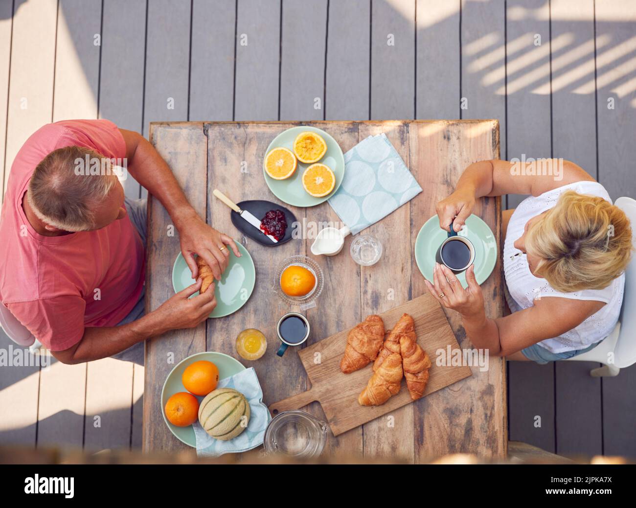 summer, breakfast, patio, older couple, summers, breakfasts, patios