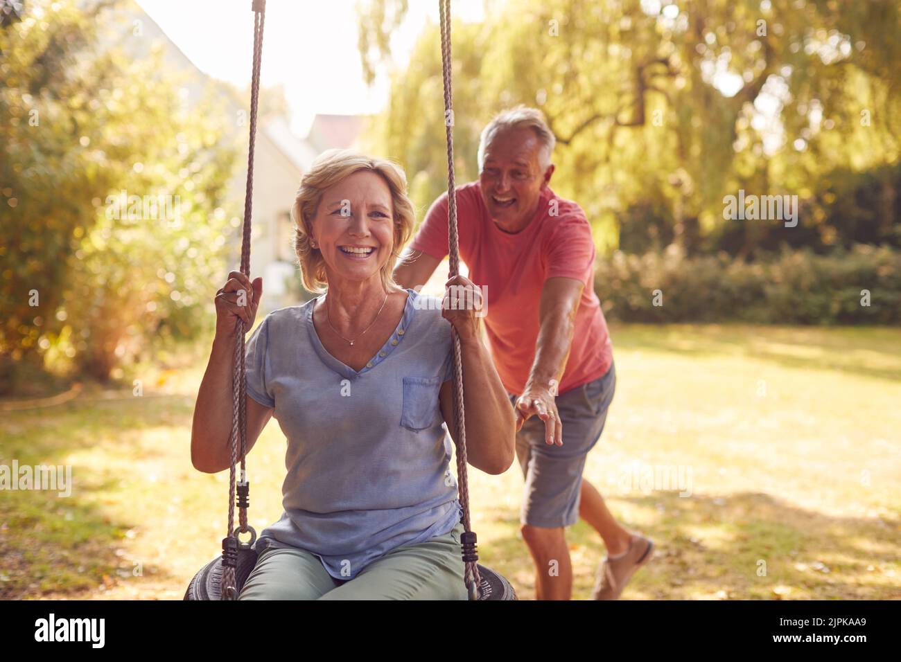 Swinging couples hi-res stock photography and images - Alamy