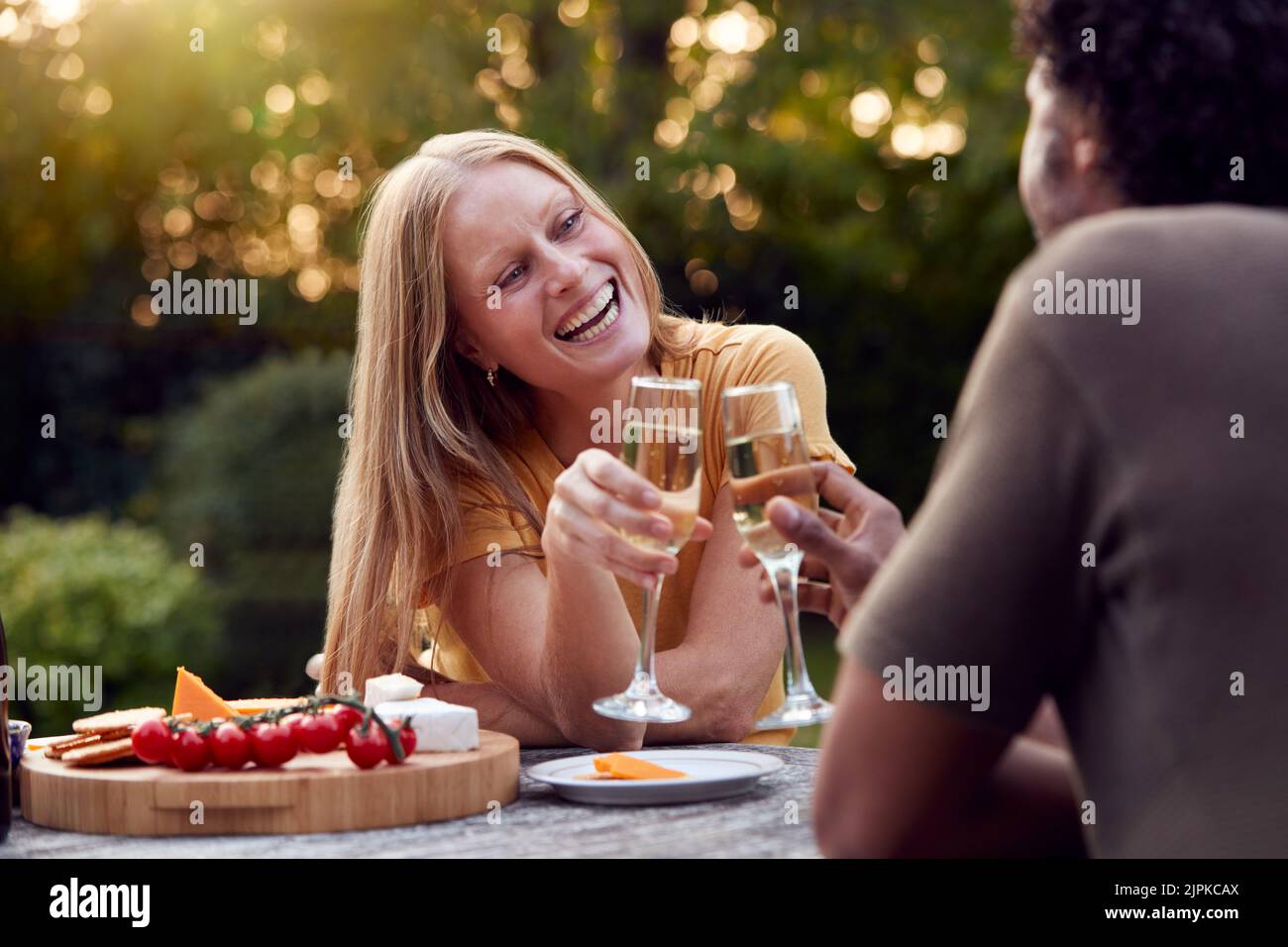 couple, loving, champagne, toast, cheers, pairs, romance, champagner