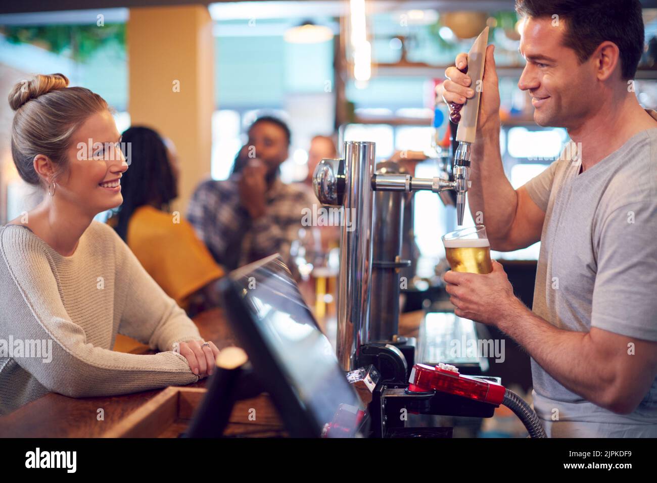 beer, bar counter, flirting, pine cone, bartender, beers, bar counters