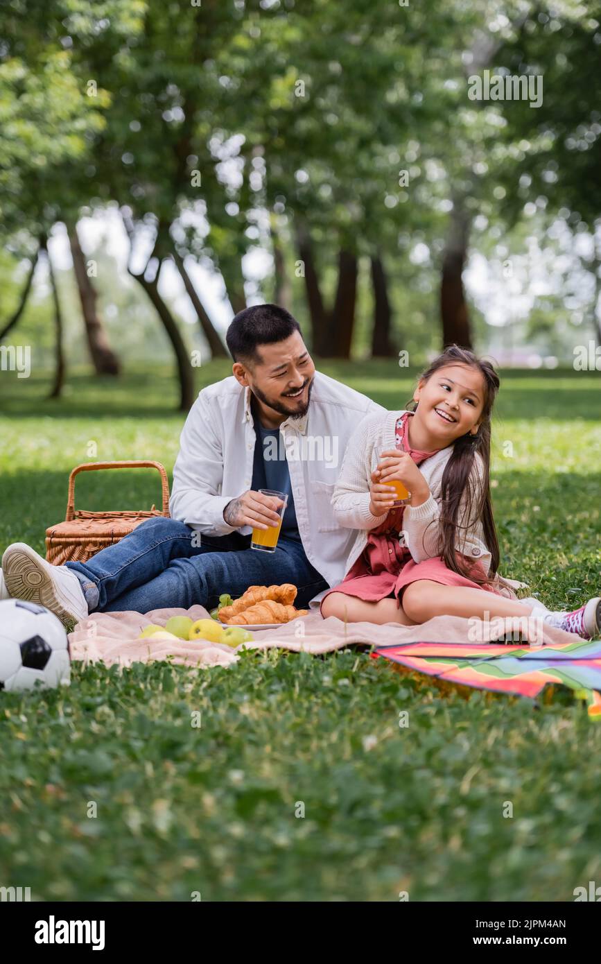 Asian family picnic fruit hi-res stock photography and images - Alamy