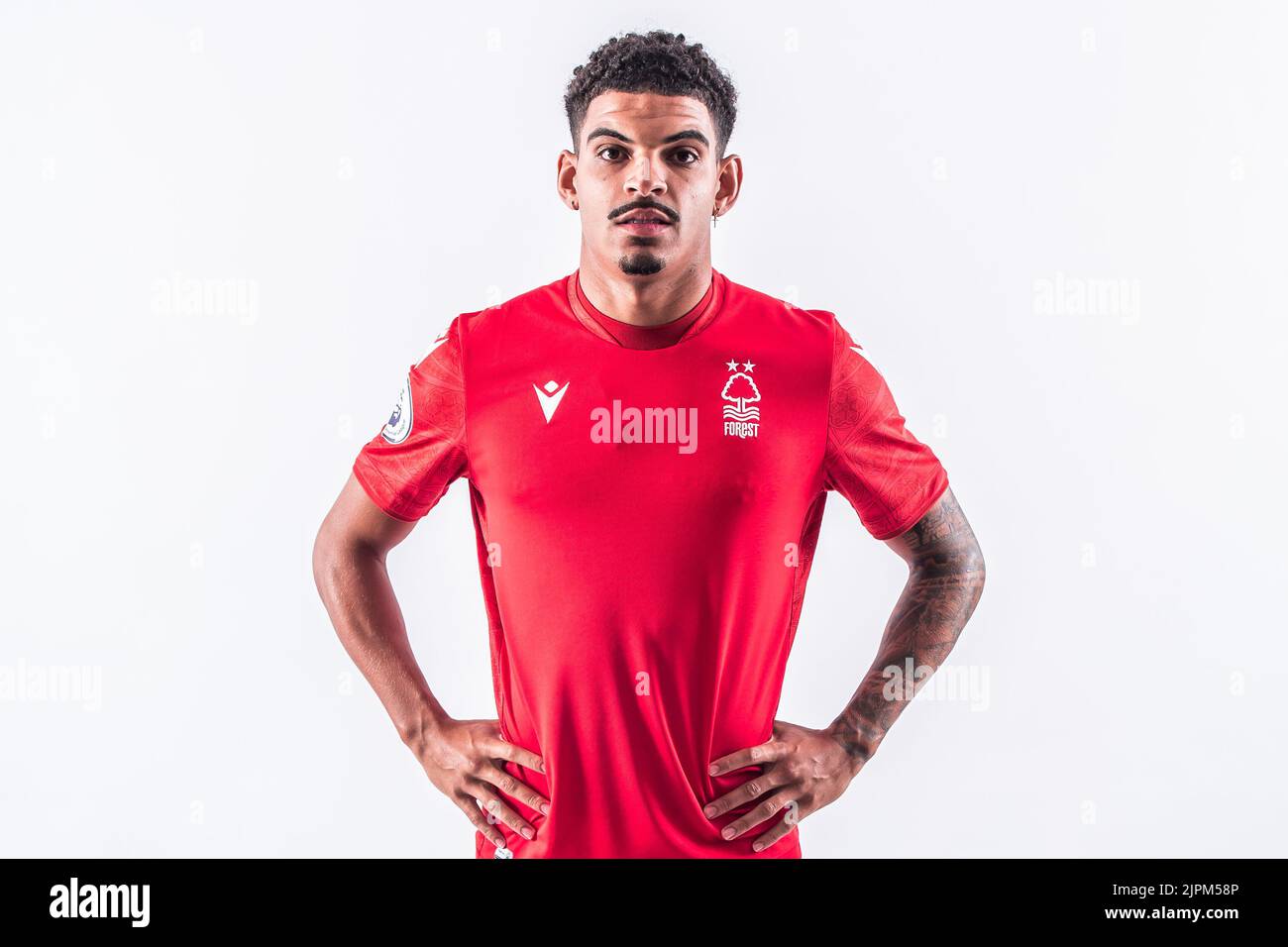 GibbsWhite signs for Nottingham Forest from Wolverhampton
