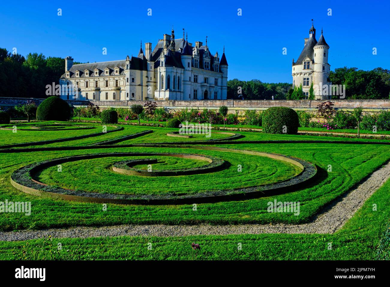 France, Indre et Loire, Château de Chenonceau, built from 1513 to 1521 in Renaissance style, the gardens, parterre of Diane de Poitiers Stock Photo