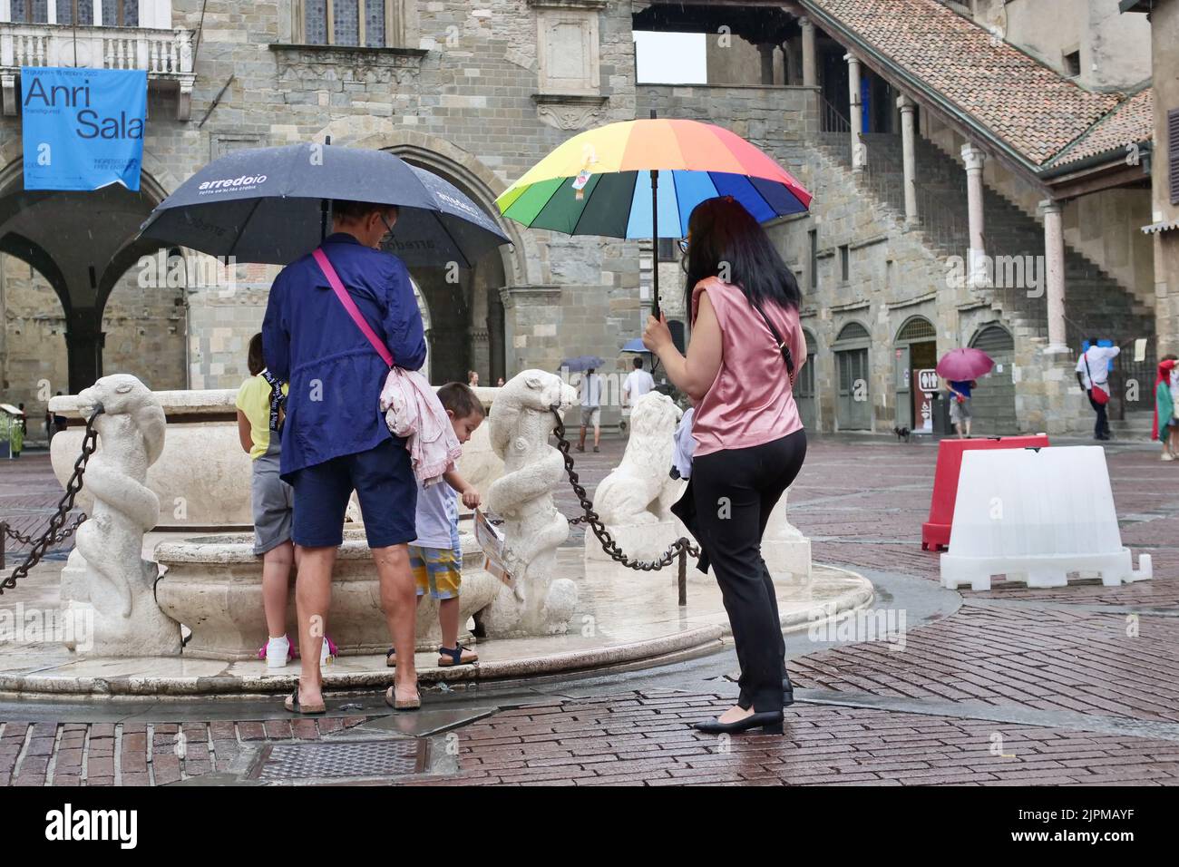 Summer week marked by weather instability. Thunderstorms and bright