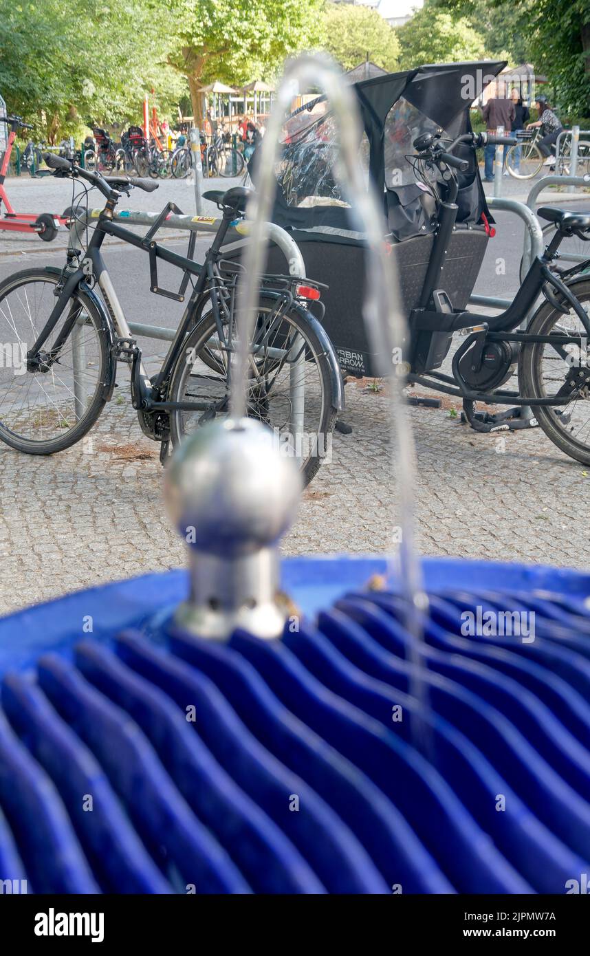 Wasserspender, Quelle, Trinkwasser, Hitze, Dürre, Trockenheit, Sommer, Berlin, Neukölln, Stock Photo