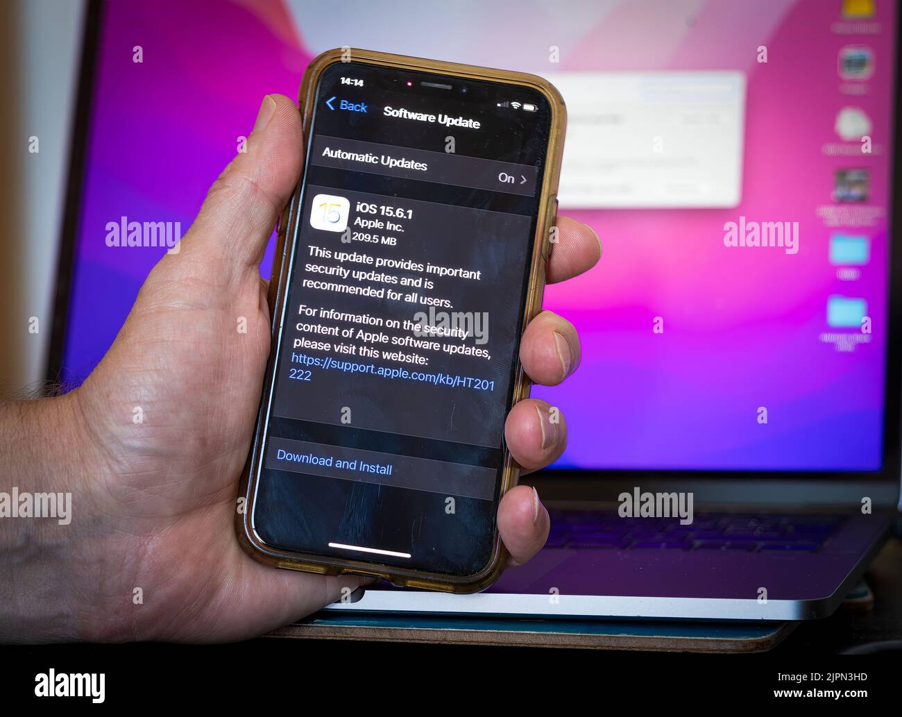 Billingshurst, West Sussex, UK. 19th Aug, 2022. Apple has released updates to fix security flaws on iPhones, iPads and Mac devices after hackers 'actively exploited' security vulnerabilities and flaws. Credit: Andy Soloman/Alamy Live News Stock Photo