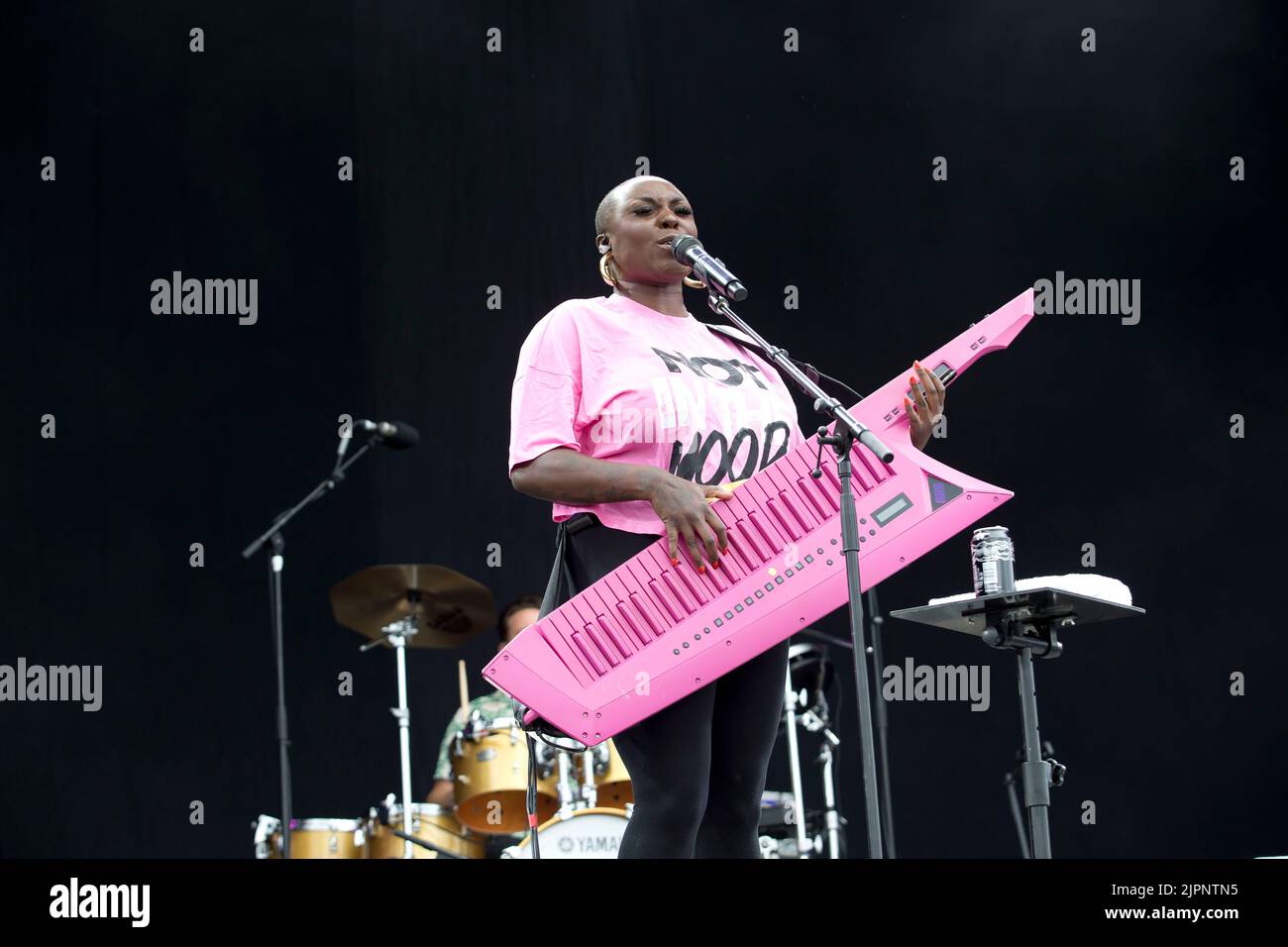 Pikehall Derbyshire uk 30.7.2022  Laura Mvula performs on the Main stage at the annual ynot festival on day two Stock Photo